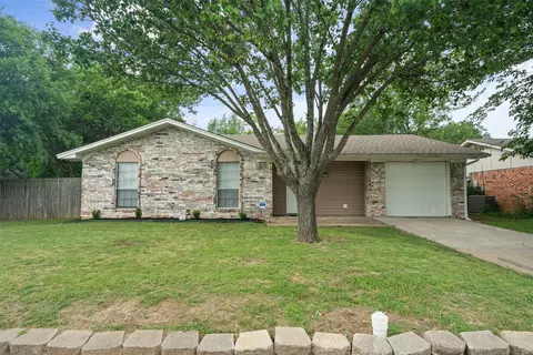 711 Briggs St, Cedar Hill, TX 75104