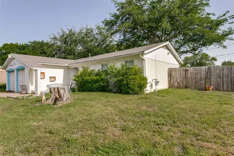 6900 Yorkston St, Watauga, TX 76148