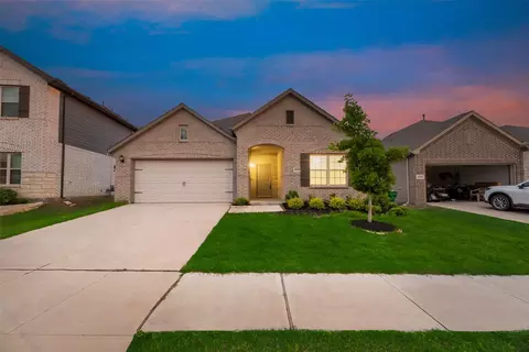 6020 Fairholme Dr, Aubrey, TX 76227