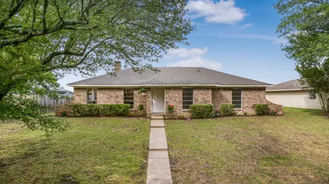 1004 Meridith Dr, Terrell, TX 75160
