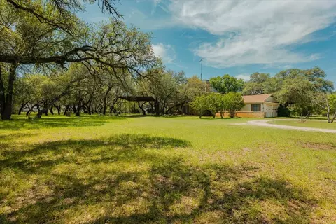 3803 Flintrock Dr, Mineral Wells, TX 76067