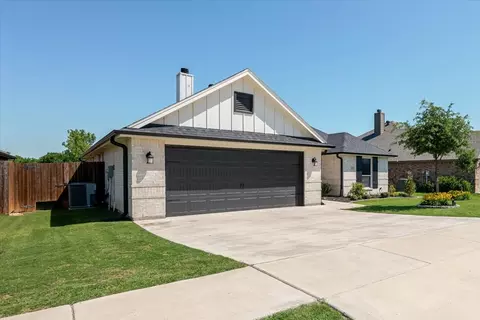 321 Paloma St, Weatherford, TX 76087