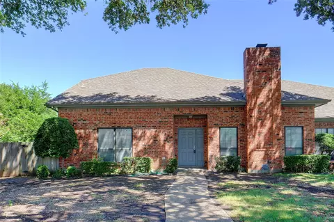 5834 Westhaven Dr #B, Fort Worth, TX 76132