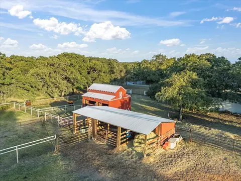 581 Old Millsap Rd, Weatherford, TX 76088