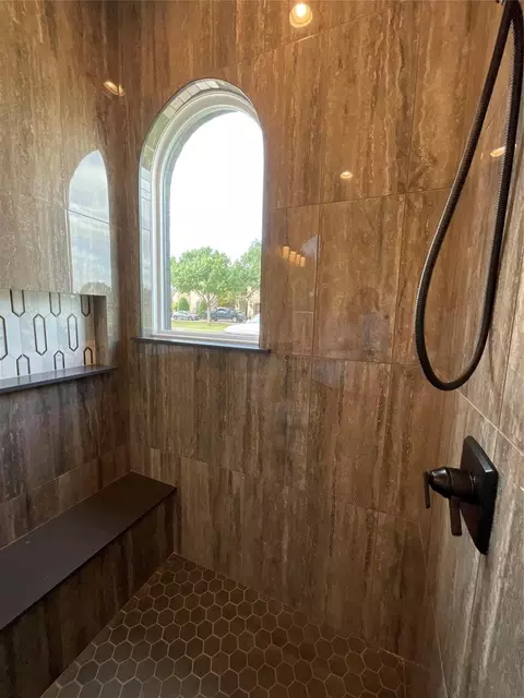 Bath - 3205 Fairway Dr, Argyle, TX 76226 photo 5 of 6