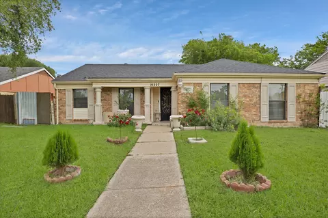 10227 Oak Gate Ln, Dallas, TX 75217