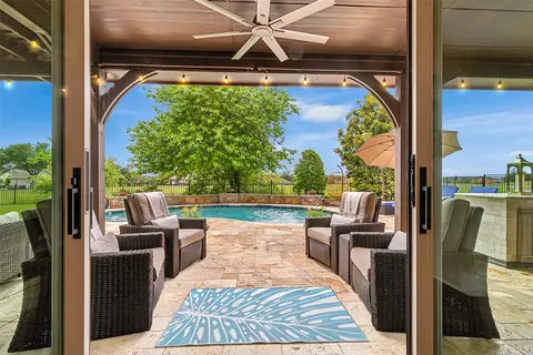 809 White Buffalo Ln, Heath, TX 75032