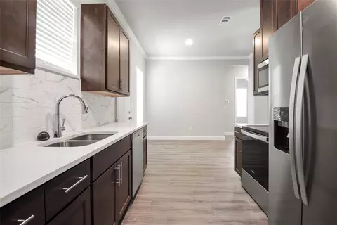502 S 3rd St, Bonham, TX 75418 photo 5