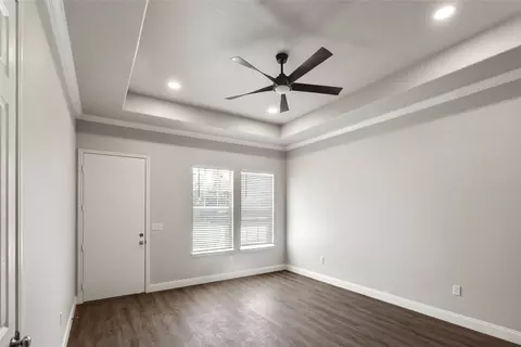 502 S 3rd St, Bonham, TX 75418 photo 2