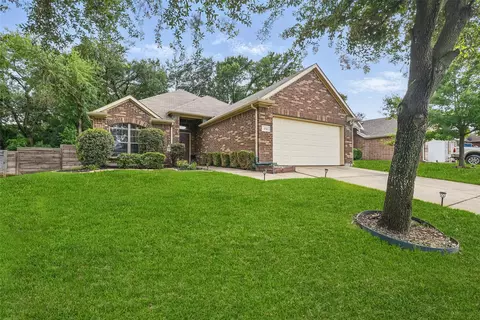 452 Northbrook Ave, Oak Point, TX 75068