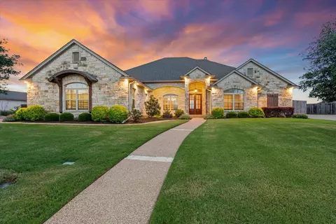 430 Stone Manor Dr, Mcgregor, TX 76657