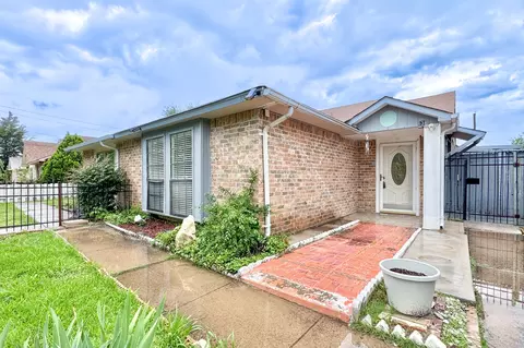 638 Stonehenge Dr, Grand Prairie, TX 75052