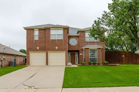 2725 Crater Lake Ln, Denton, TX 76210