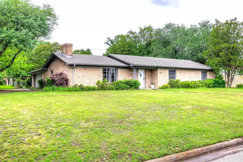 200 Jill Ln, Sulphur Springs, TX 75482