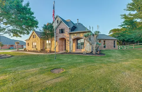 7600 Bruce Rd, Aubrey, TX 76227