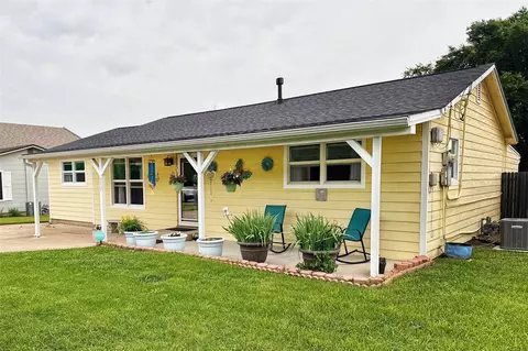 337 S Dobson St, Burleson, TX 76028