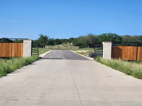 366 Yellowstone Dr, Oglesby, TX 76561