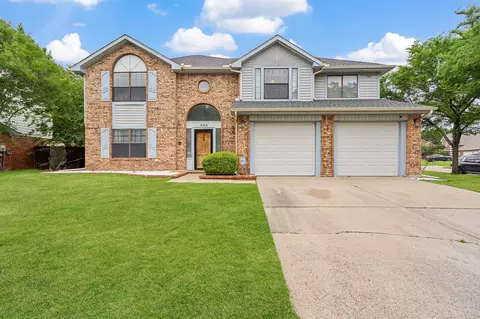303 Hopewell St, Grand Prairie, TX 75052