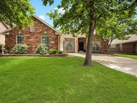 10214 Saint Georges Dr, Rowlett, TX 75089