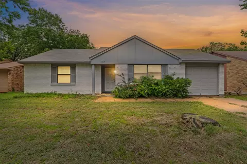 2405 Sweetwood Dr, Fort Worth, TX 76131