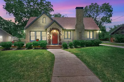 1112 N Woods St, Sherman, TX 75092