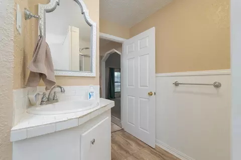 Bath - 3954 State St, Abilene, TX 79603 photo 2 of 4