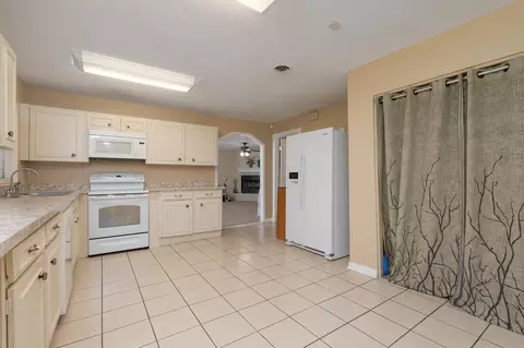 Kitchen - 3954 State St, Abilene, TX 79603 photo 5 of 5