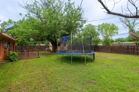 Exterior - 3954 State St, Abilene, TX 79603 photo 6 of 9