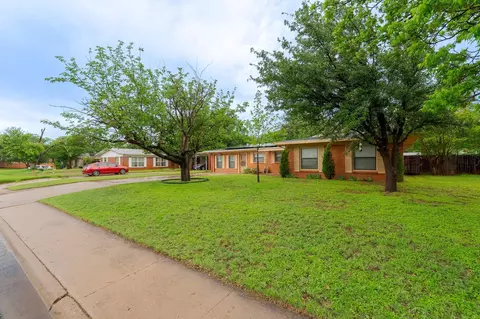 Exterior - 3954 State St, Abilene, TX 79603 photo 2 of 9