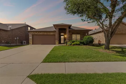 2941 Saddle Creek Dr, Fort Worth, TX 76177