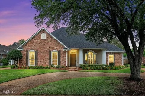 133 Downing Ct, Bossier City, LA 71111