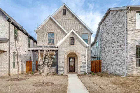 2633 Gateway Ave, Corinth, TX 76210