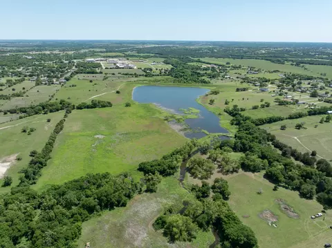 1355 N Houston St, Lorena, TX 76655