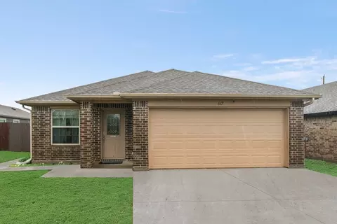 417 W Holford St, Pilot Point, TX 76258