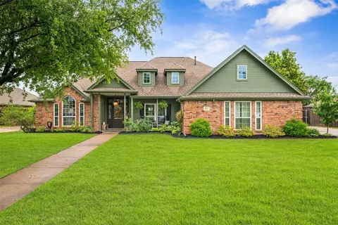 108 Honeysuckle Dr, Justin, TX 76247