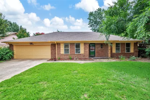 5504 Shady Meadow St, North Richland Hills, TX 76180