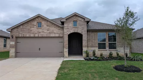 1009 Traction Trl, Cleburne, TX 76031
