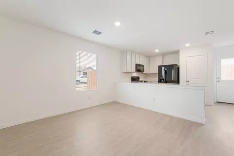 7221 Adderly Rd, Pilot Point, TX 76258 photo 4