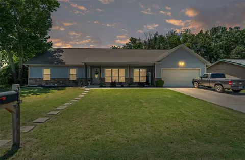 3407 Holbrook Rd, Springtown, TX 76082