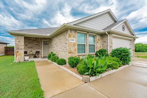 2308 Bellewood Ct, Crandall, TX 75114