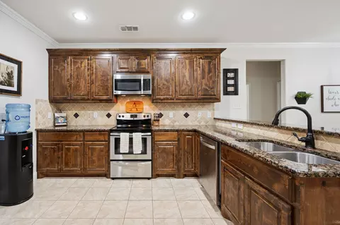 7106 Lakeshore Dr, Rowlett, TX 75089