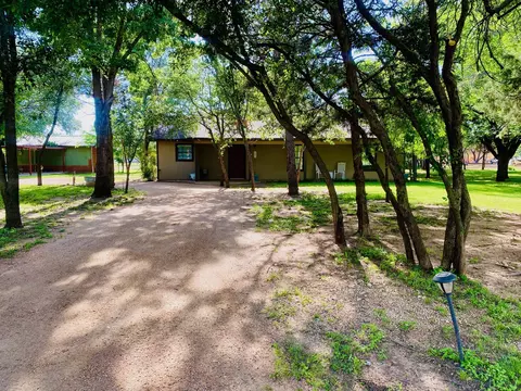 185 East St, Buffalo Gap, TX 79508