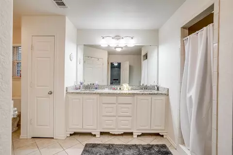 Bath - 228 Lovers Path Dr, Springtown, TX 76082 photo 1 of 5
