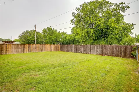 Exterior - 228 Lovers Path Dr, Springtown, TX 76082 photo 6 of 9