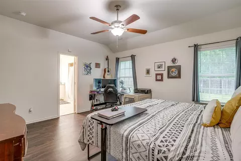 Bedroom - 228 Lovers Path Dr, Springtown, TX 76082 photo 1 of 7