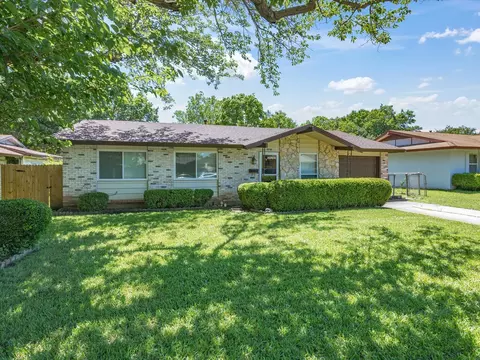 4658 Larkhill Dr, Dallas, TX 75211