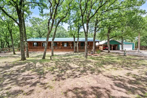1890 Oak Valley Ln, Corsicana, TX 75110