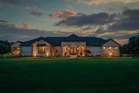 215 Thornhill Cir, Double Oak, TX 75077