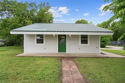 2204 Morgan St, Greenville, TX 75401