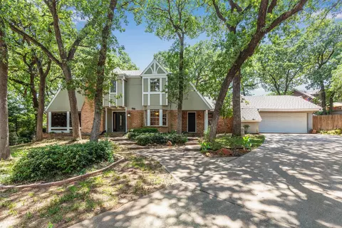 2512 Oak Mnr, Arlington, TX 76012